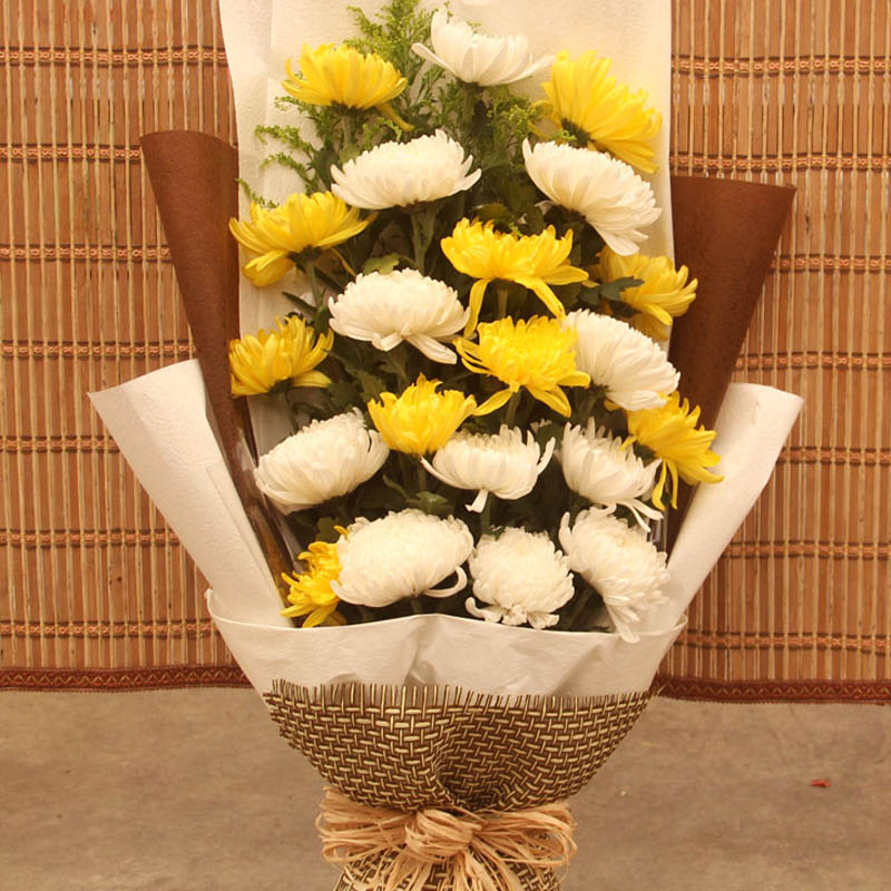 哀思之情 21枝黄 白菊花混搭 搭配黄莺 缅怀追悼 鲜花用途 紫霞鲜花连锁店 本地同城实体花店16年 1小时鲜花速递